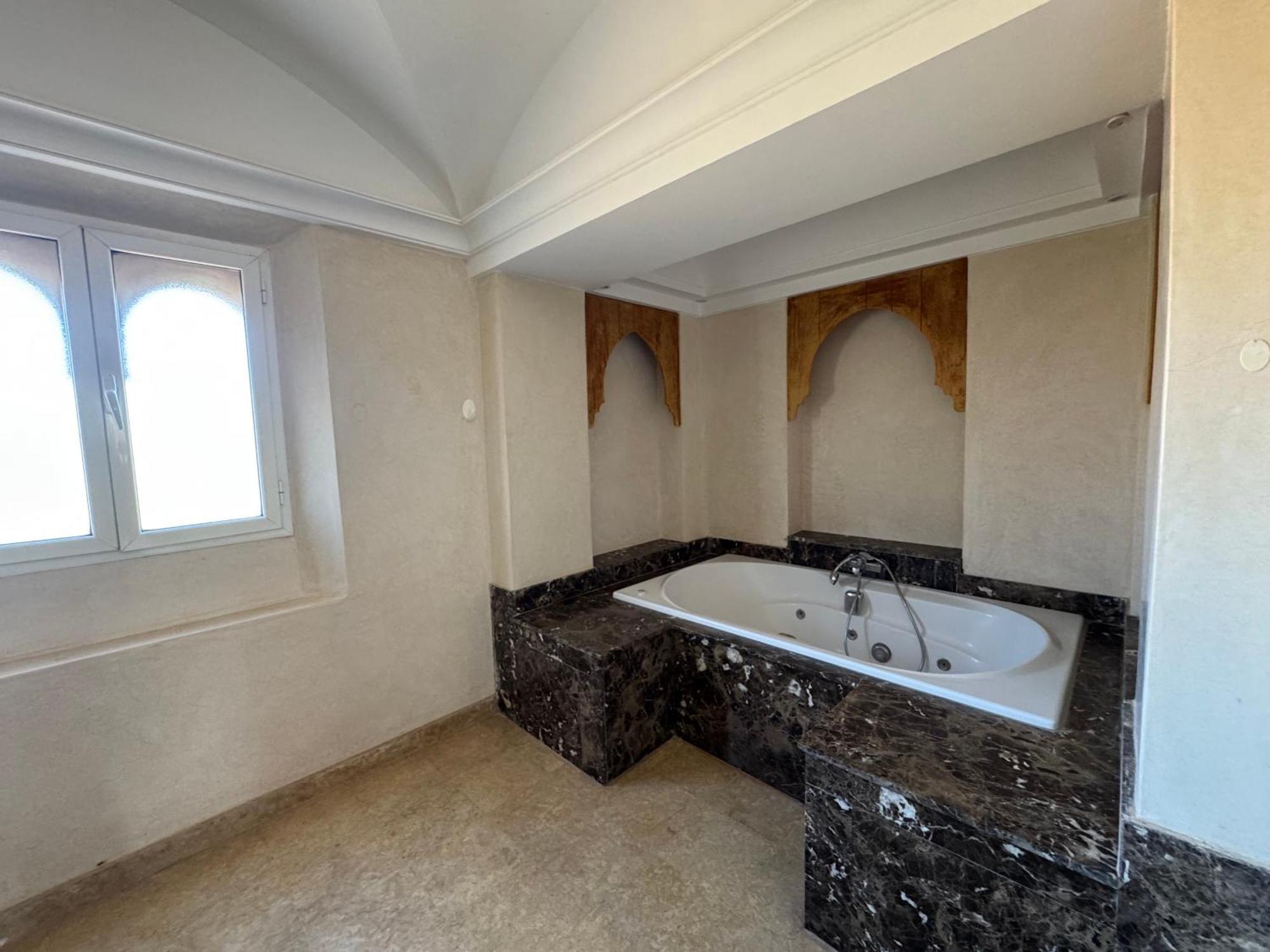 Anouar Villa *